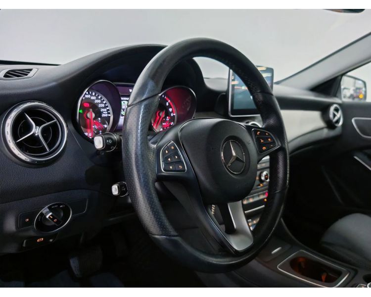 Mercedes-Benz GLA 220 d 4Matic 7G-DCT