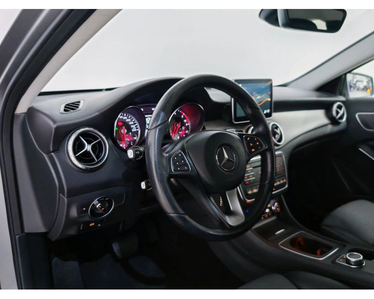 Mercedes-Benz GLA 220 d 4Matic 7G-DCT