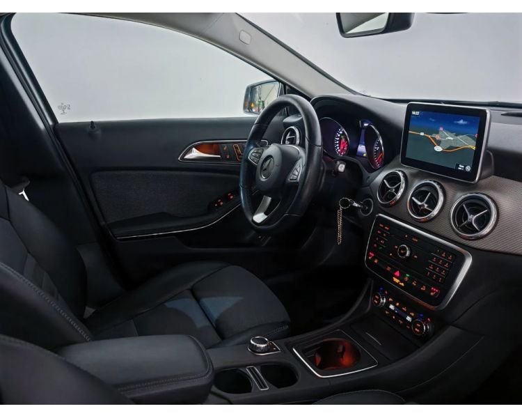 Mercedes-Benz GLA 220 d 4Matic 7G-DCT