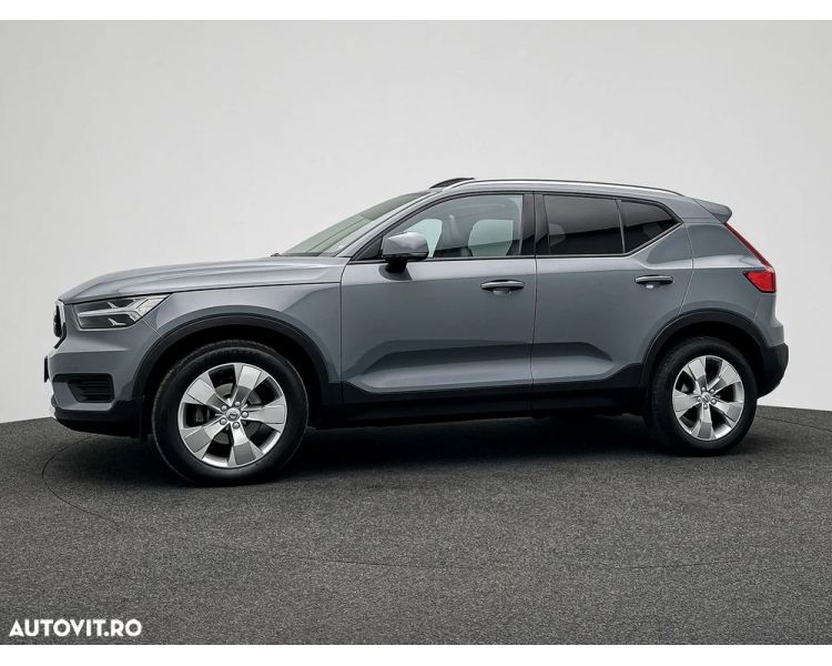 Volvo XC 40 T3 AT8 Momentum Benzina