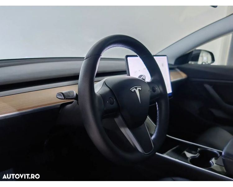 Tesla Model 3 Standard Range Plus 60 kWh 175 kW, 238 CP