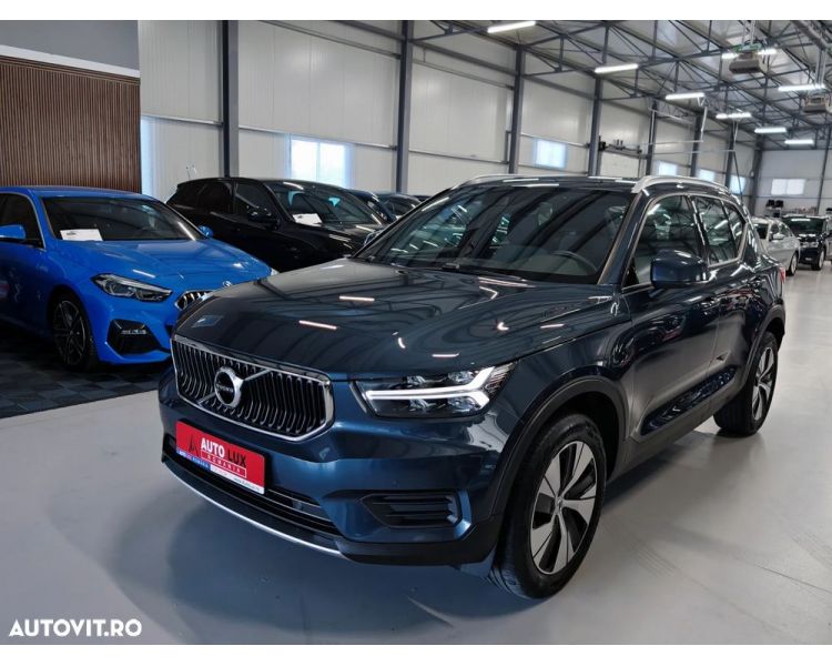 Volvo XC 40 T2 AT8 Momentum Benzina