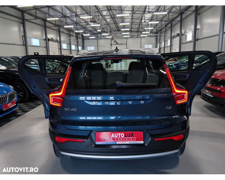 Volvo XC 40 T2 AT8 Momentum Benzina