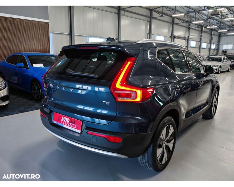 Volvo XC 40 T2 AT8 Momentum Benzina