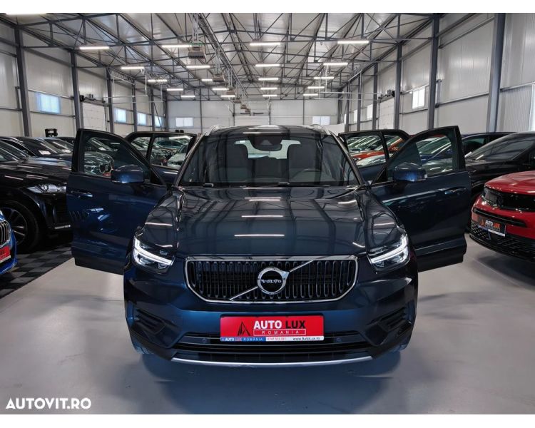 Volvo XC 40 T2 AT8 Momentum Benzina