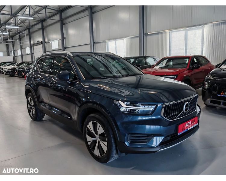 Volvo XC 40 T2 AT8 Momentum Benzina