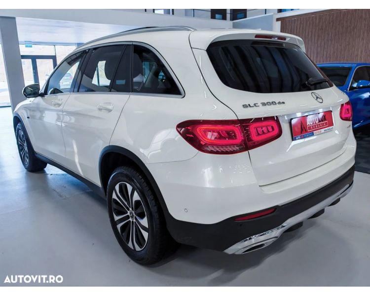 Mercedes-Benz GLC 300 de 4Matic 9G-TRONIC Plug In Hybrid 306 HP